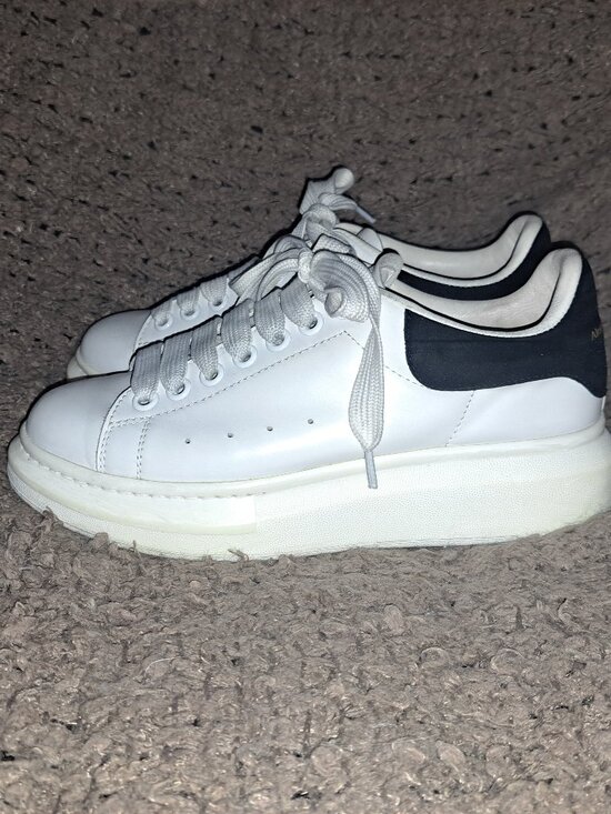 ALEXANDER MCQUEEN-Oversize White Leather/Black Suede Sneakers-Sz 39-Excellent - Picture 2 of 11